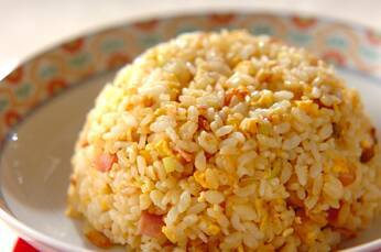 簡単やみつき！パラパラ黄金チャーハン by 杉本 亜希子さん