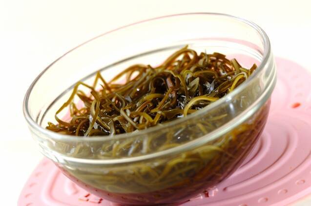 刻み昆布とさつま揚げの煮物の作り方の手順1