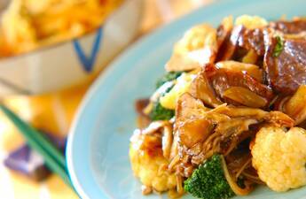 牛肉とキノコの炒め物