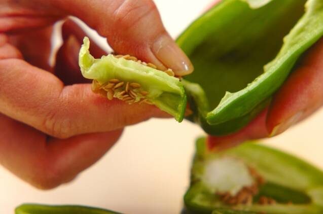 ピーマンとツナの煮物の作り方の手順1