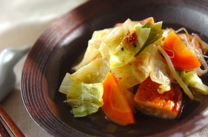 キャベツと揚げ天の煮物