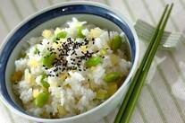 たくあんと枝豆の混ぜご飯