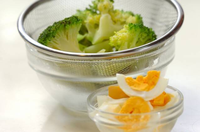 ブロッコリーと卵のサラダの作り方の手順1