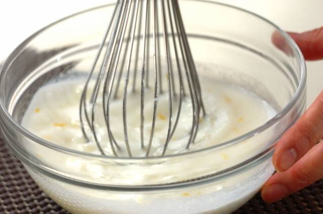 スパイシーな料理にピッタリ！プレーンラッシー・マンゴーラッシーの作り方の手順2