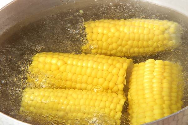 ゆでトウモロコシの作り方の手順2