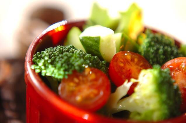 いつもの食事にもう一品！シーン別に使える野菜サラダ15選の画像