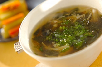 春雨とワカメのヘルシースープ