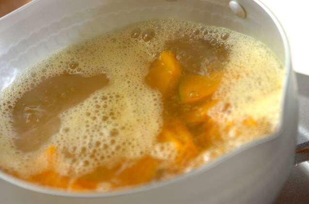 カボチャのみそ汁の作り方の手順2