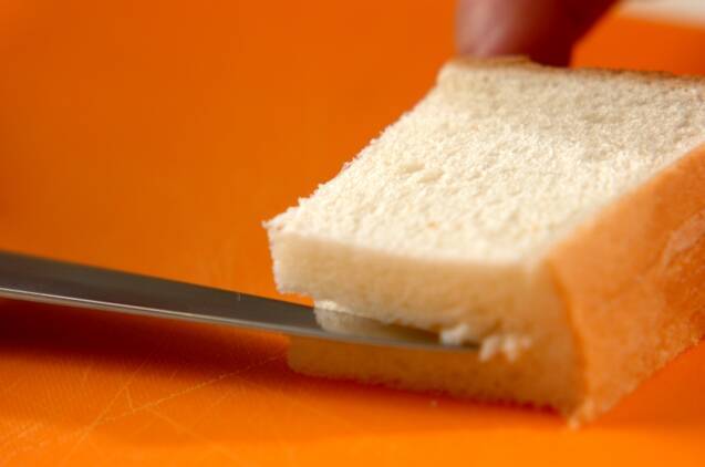 食パン肉まんの作り方の手順1