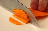 ニンジンとリンゴのサラダの下準備1