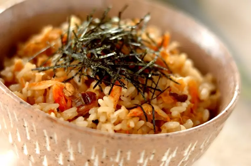 鍋で炊く乾物の旨み炊き込みご飯 レシピ 作り方 E レシピ 料理のプロが作る簡単レシピ