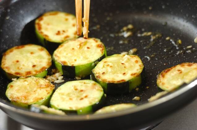 ズッキーニのソテーの作り方の手順3