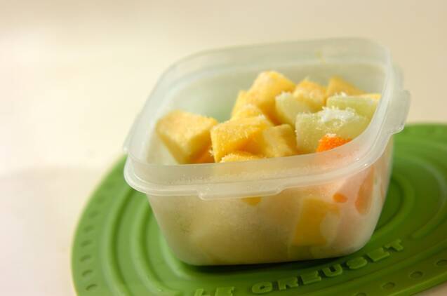 梅酒のフルーツカクテルの作り方の手順1