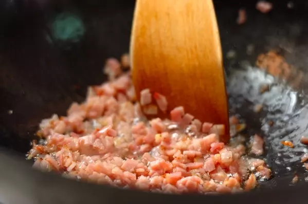 ふわふわ卵白のあんかけチャーハンの作り方1