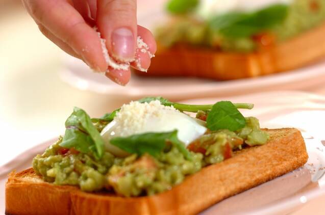 アボカドディップと温泉卵のトーストの作り方の手順4