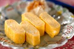 だし巻き卵のすりおろしカブ添え