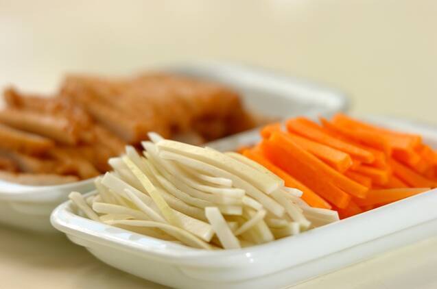 さつま揚げ入り塩きんぴらの作り方の手順1