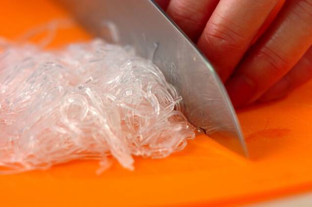 春キャベツと豚肉の春巻きの作り方の手順1