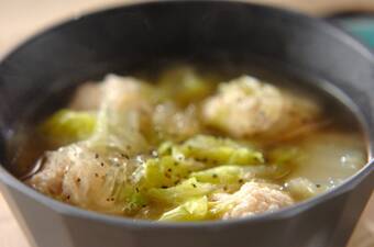 鶏団子と白菜の春雨スープ