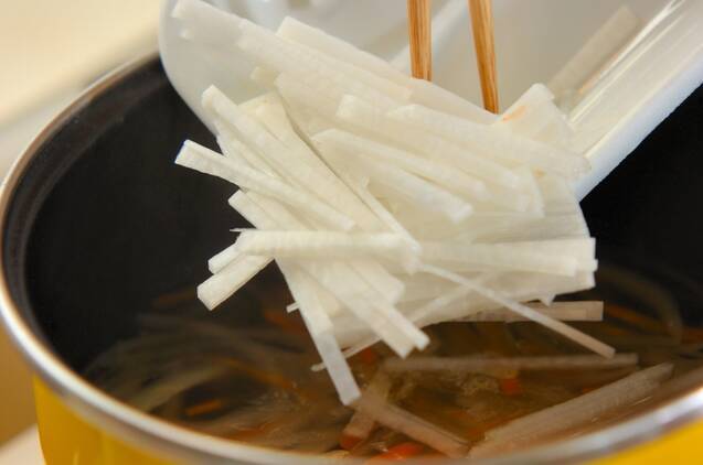 たっぷりせん切り野菜のスープの作り方の手順4