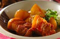 豚バラ肉と新ジャガの煮物