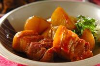 豚バラ肉と新ジャガの煮物