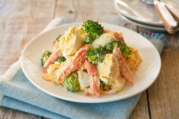 かにかまとブロッコリーのデリ風たまごサラダ