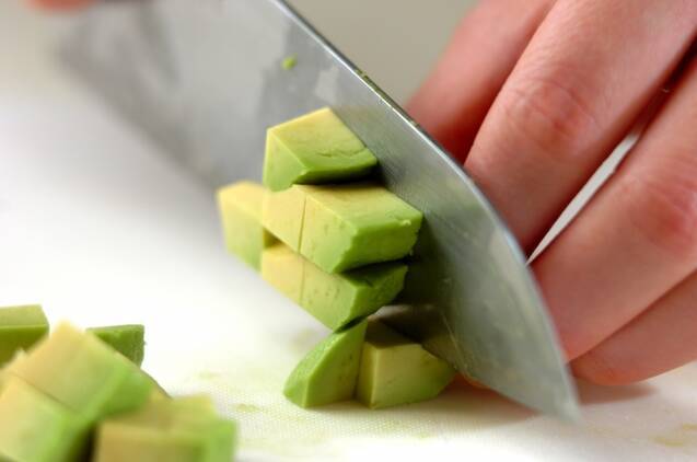 アボカドとタコのメキシカンサラダの作り方の手順1