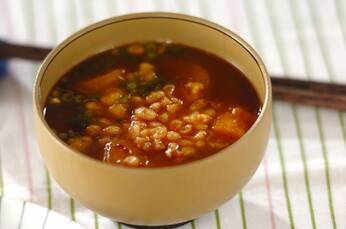 焼きナスの赤だし