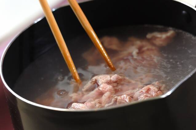 豚とホウレン草の塩鍋の作り方の手順1
