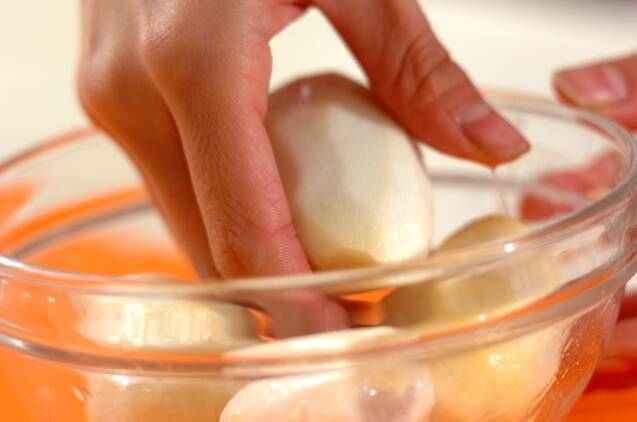 白みそのお雑煮の作り方の手順1