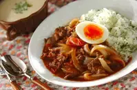 半熟卵のせハヤシライス