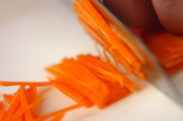 ニンジンのさっぱりサラダの作り方の手順1