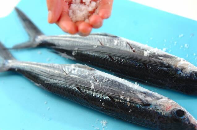 トビウオの塩焼きの作り方の手順1