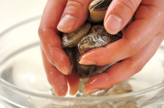 春菊とアサリのパスタの作り方の手順2