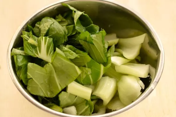 れんこん団子と青梗菜の豆乳シチューの下準備2