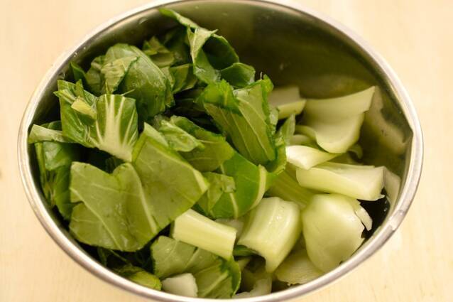 れんこん団子と青梗菜の豆乳シチューの作り方の手順2