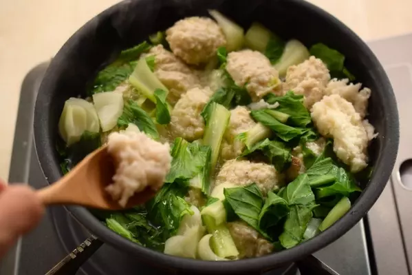 れんこん団子と青梗菜の豆乳シチューの作り方7