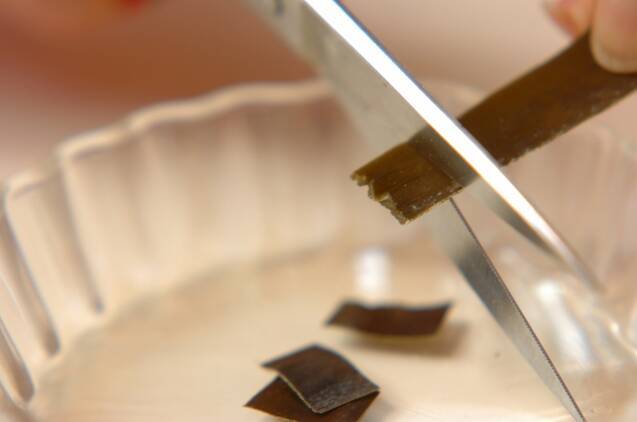 白玉と野菜のみそ汁の作り方の手順2