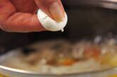 白玉と野菜のみそ汁の作り方5