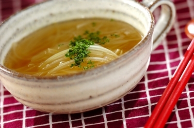 ジャガイモのコンソメスープのレシピ 作り方 E レシピ 料理のプロが作る簡単レシピ