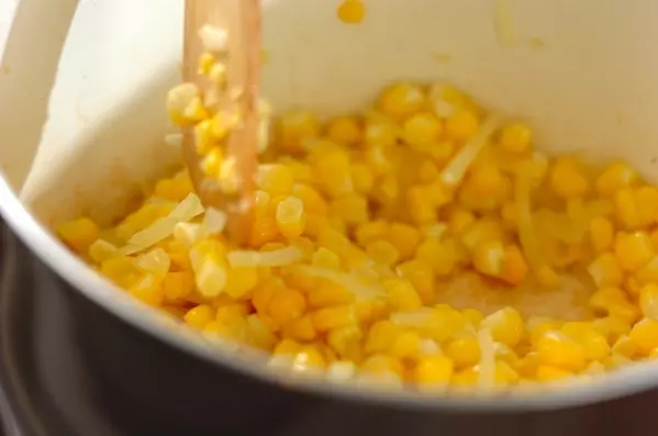 生トウモロコシで！基本のコーンポタージュの作り方1