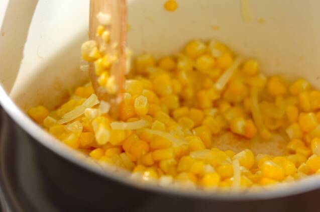 生トウモロコシで！基本のコーンポタージュの作り方の手順2