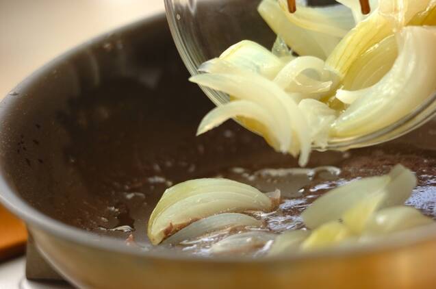 赤ワインとケチャップの本格ハヤシライスの作り方の手順4