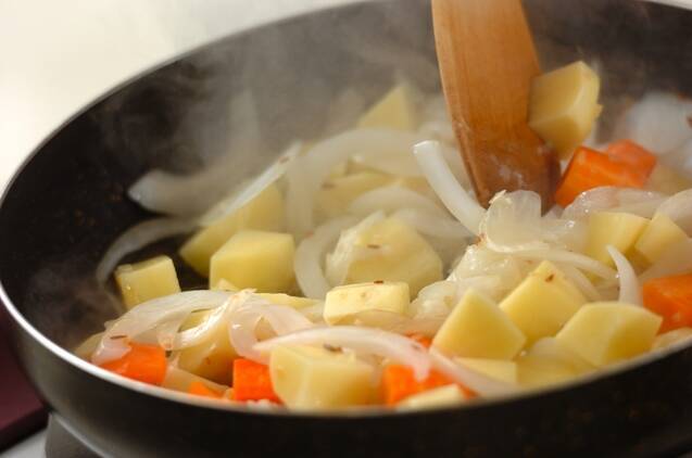 手作りの味にこだわったカレー 簡単レシピ by杉本 亜希子さんの作り方の手順2