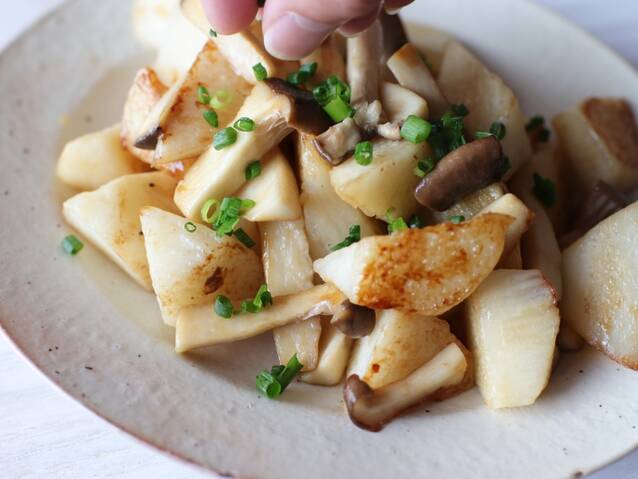 簡単人気エリンギのレシピ めんつゆバター炒め byぐっち夫婦の作り方の手順5