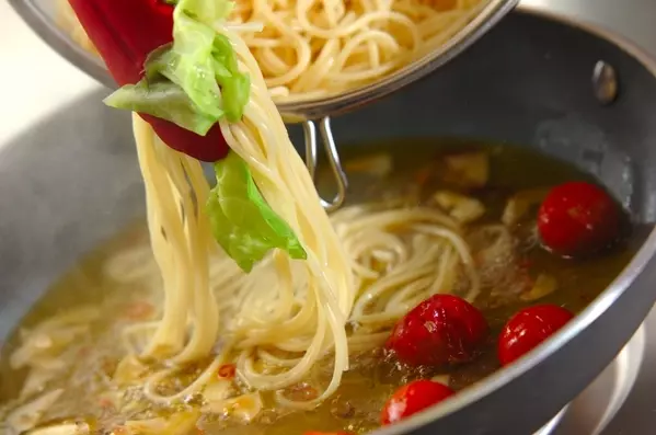 春キャベツのガーリックパスタの作り方3