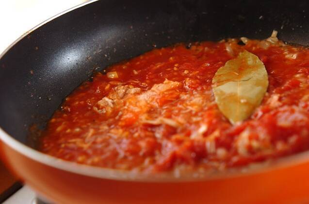 簡単絶品！ツナとナスのトマトソースパスタの作り方の手順4