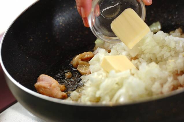 トマトクリームソースのオムライスの作り方の手順4