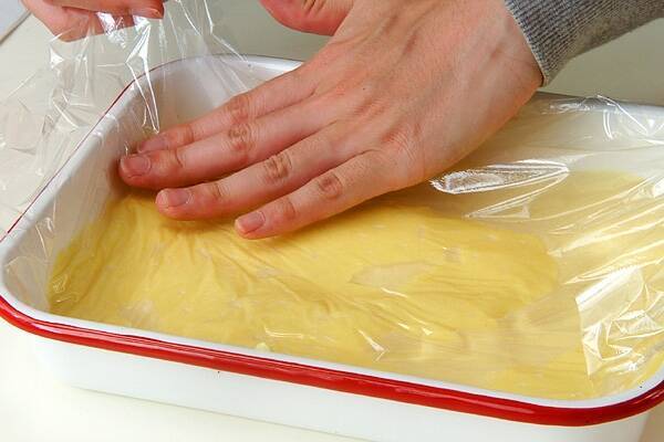 カスタードロールケーキの作り方の手順11